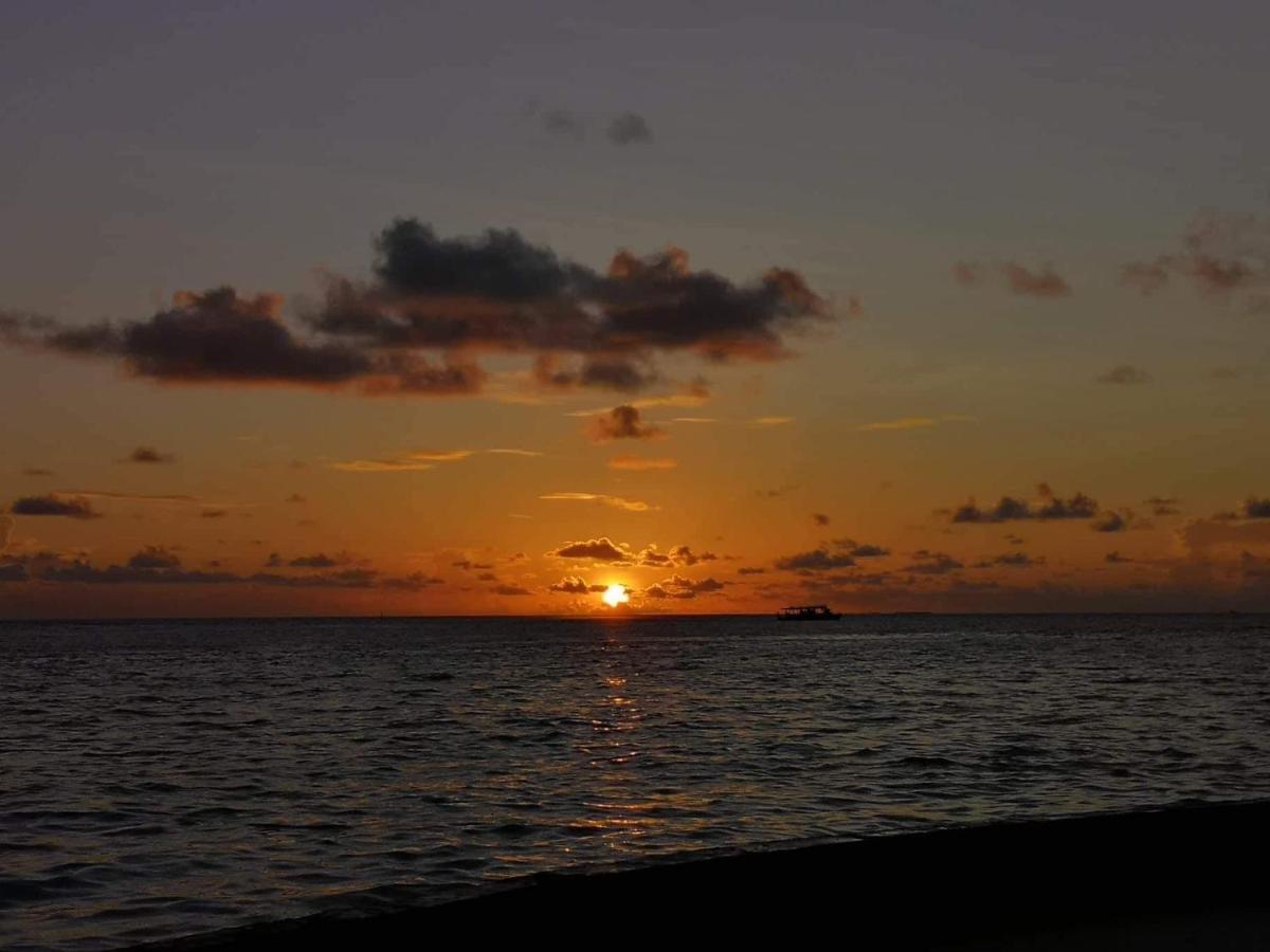Hotel String Wave Maldives Gulhi Exterior foto